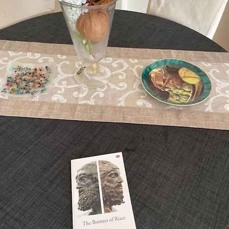 Bronzi Di Riace Apartament